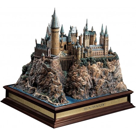 HARRY POTTER Hogwarts Castle NOBLE COLLECTION